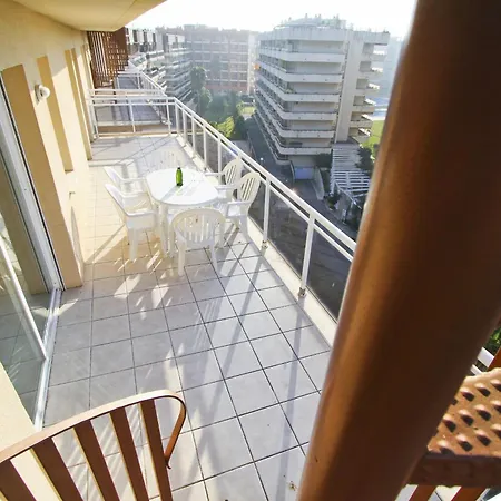 Ventura Park 1 סאלו